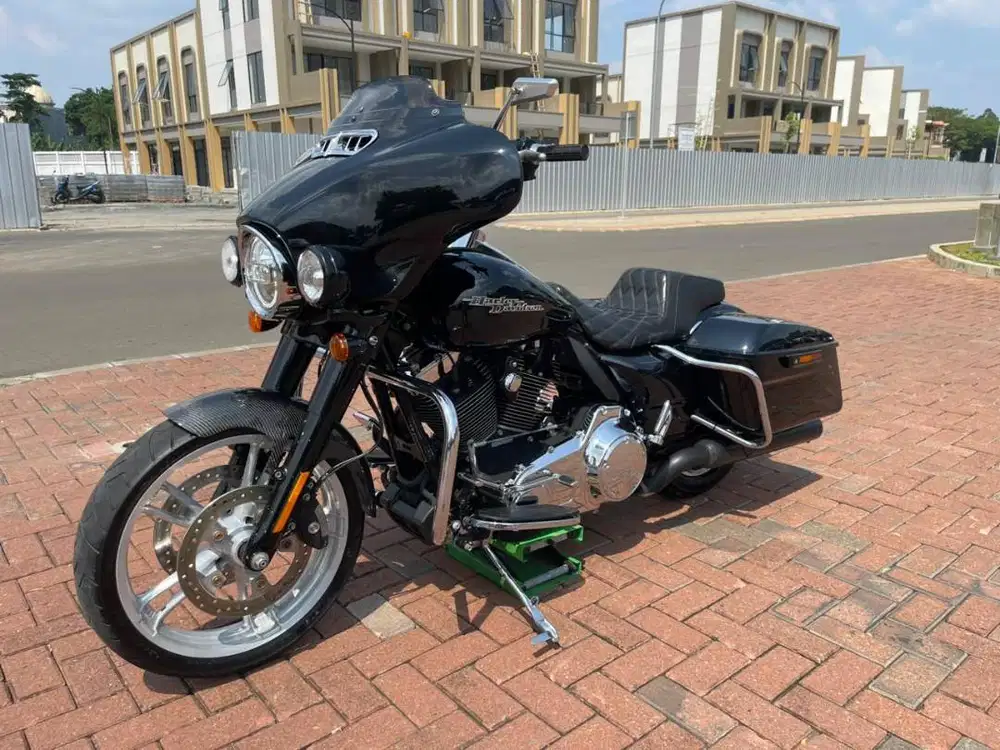 STREETGLIDE RUSHMORE 2014 KM15RB FULL PAPER