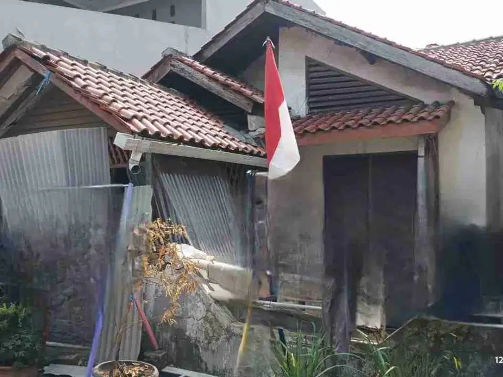 Dijual cepat rumah bahan murah di perumahan tytyan kencana Bekasi Utara