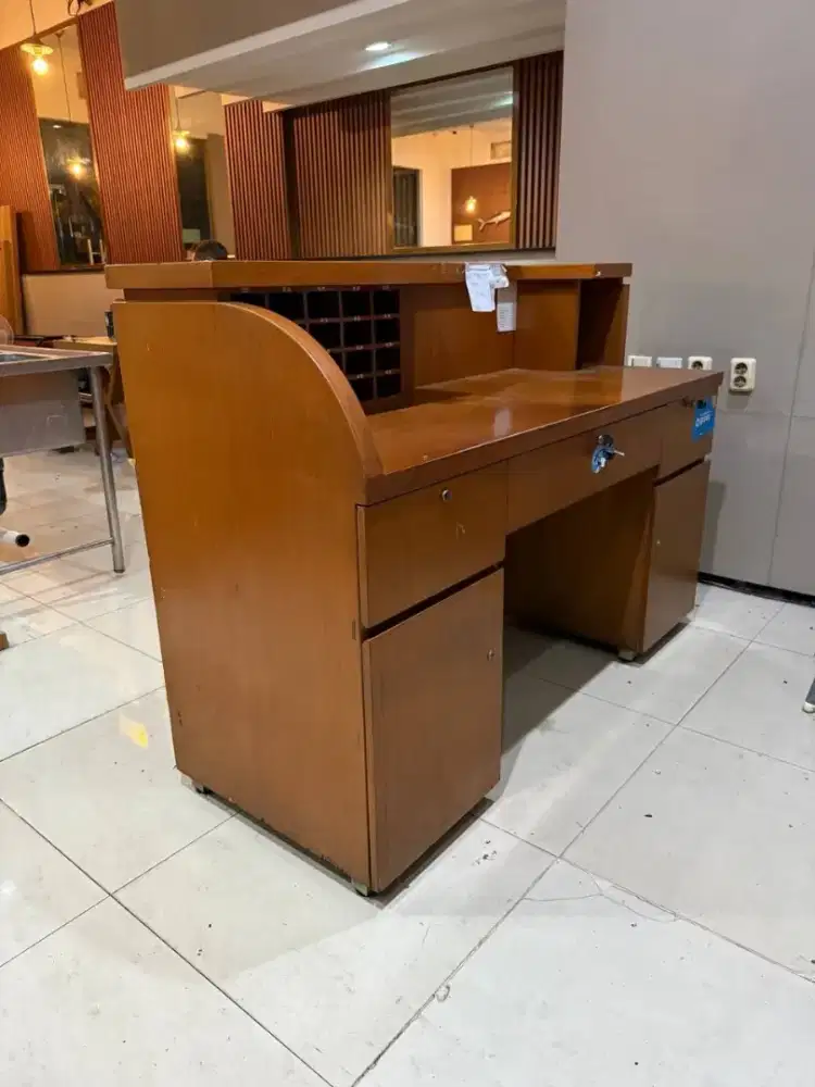 Meja kasir masih bagus