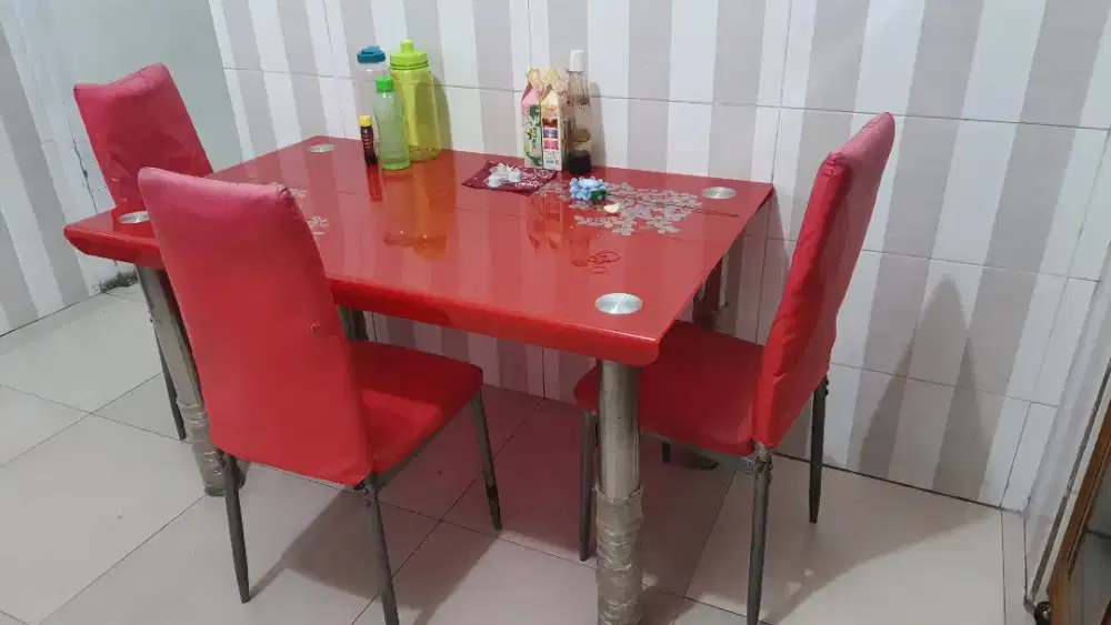 Meja Makan + 3 kursi