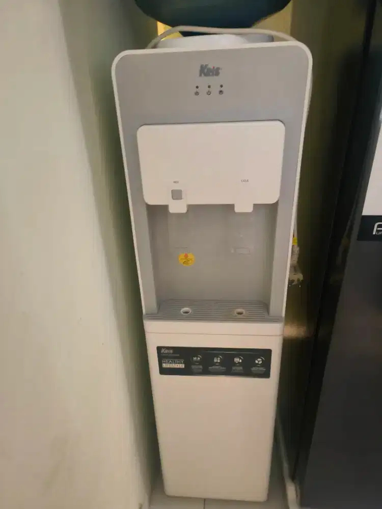 Dispenser Panas dingin(kulkas)