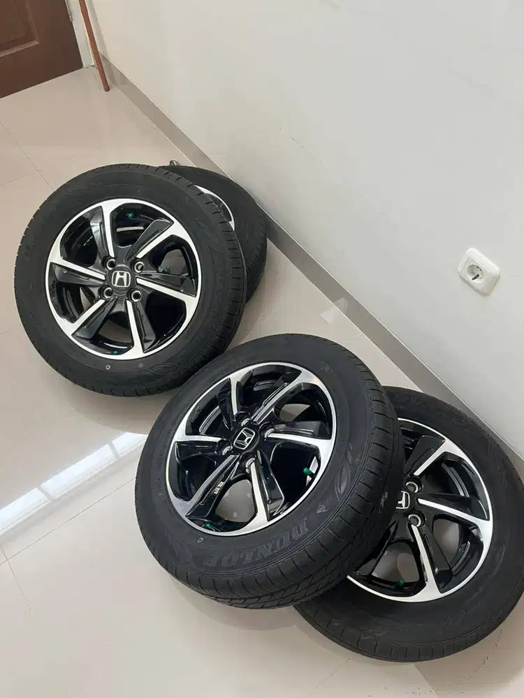 Velg + Ban OEM Honda Brio Satya 2025 | Kondisi Baru 2 Minggu