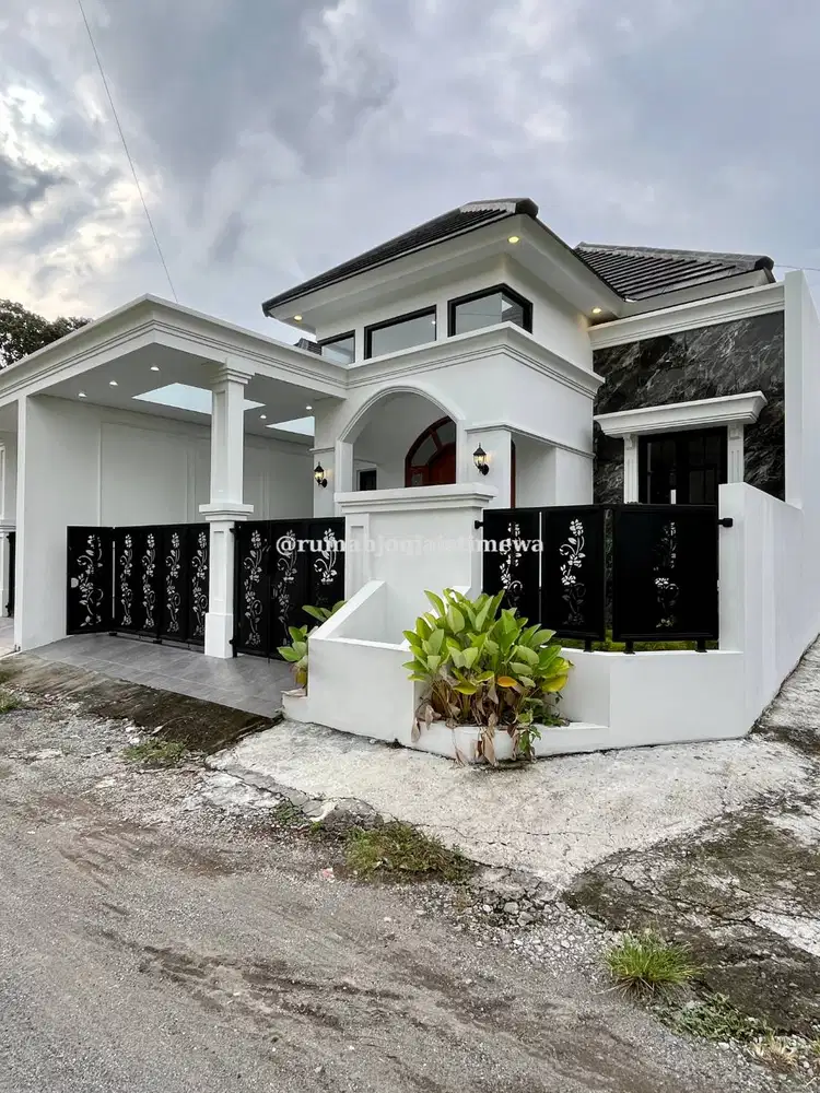 Rumah Baru Desain Klasik Dekat UII JL Kaliurang Km 13