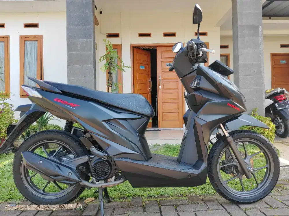 Honda Beat Hitam DLX CBS ISS 2023