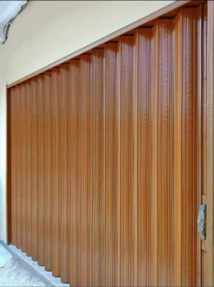 Rolling door folding gate