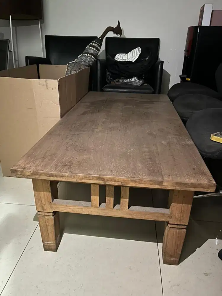 Meja kopi pendek set dengan kursi sofa