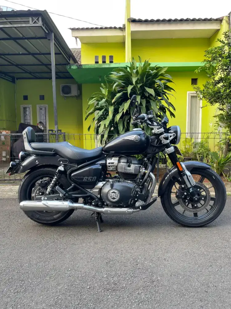 Supermeteor 650 astral black 2024 low km