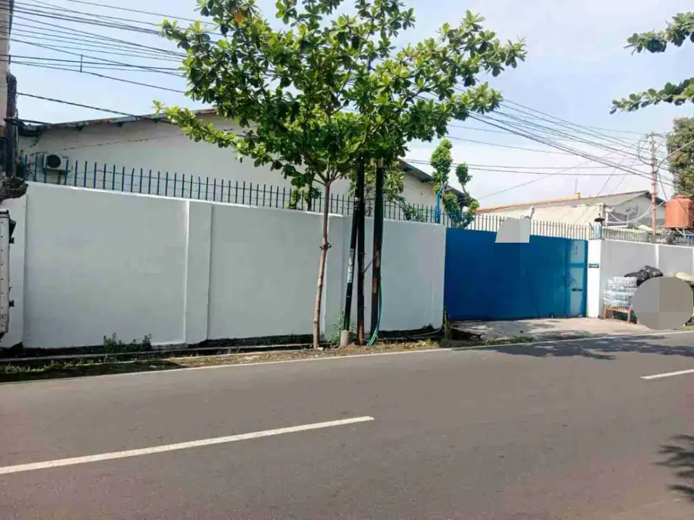 Gudang Luas Strategis Tengah Kota Solo