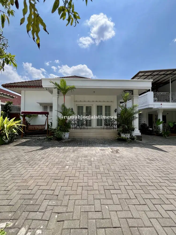 Rumah Model Kolonial Full Furniture Dekat Malioboro JL Sultan Agung