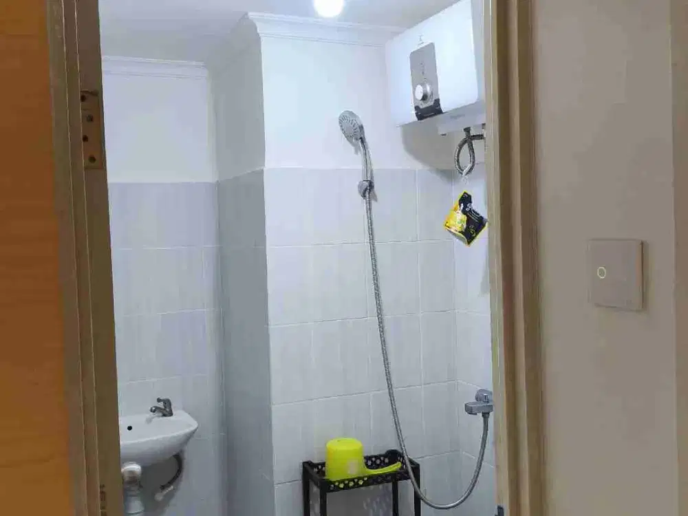 Rent apartment puncak cbd wiyung studio luas besar lokasi dkt tol wiyung