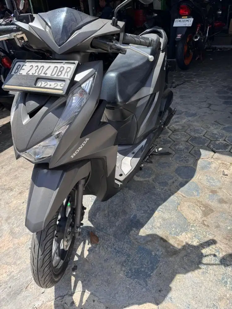 Honda Beat Deluxe CBS ISS 2024