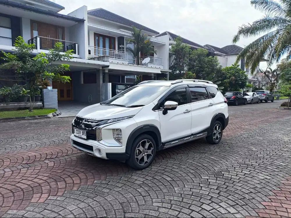 DP 20JT XPANDER CROSS PREMIUM 2021