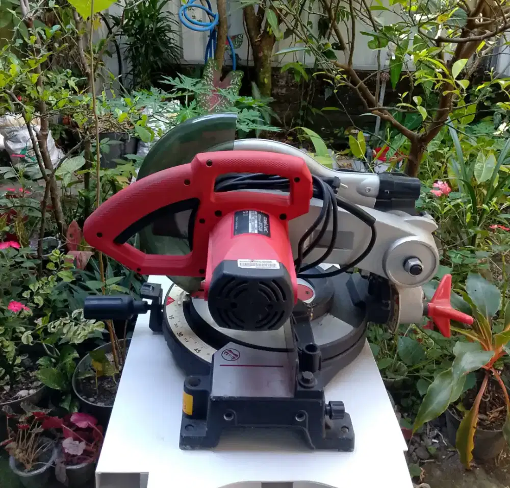 Mesin potong Maktec 10 inc