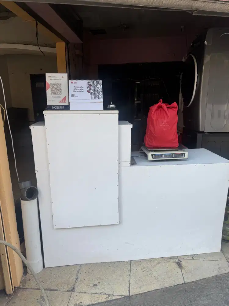 Dijual meja kasir murah