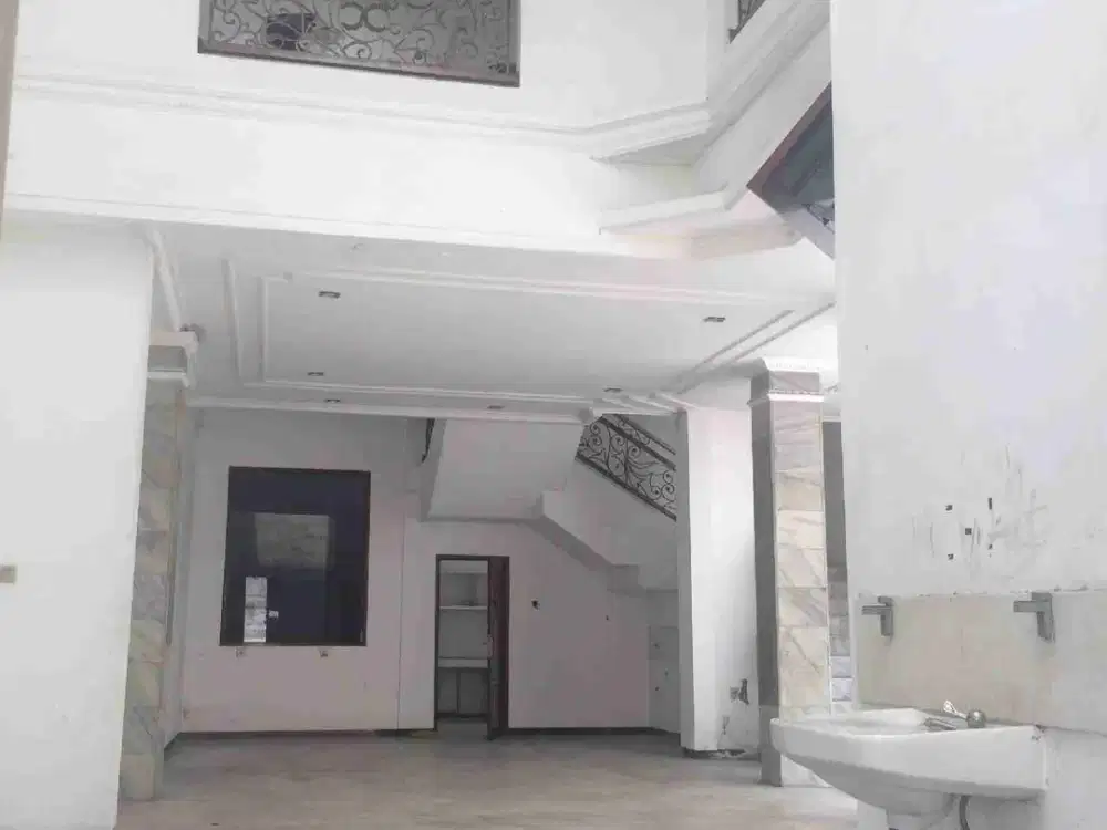 Sewa rumah cck utk kantor gudang mess karywan jl. putat gede timur
