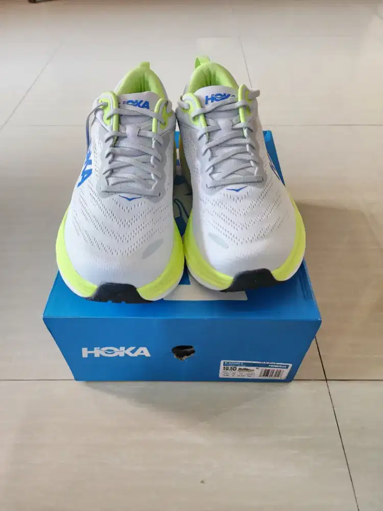 Dijual sepatu HOKA M bondi 8 1123202/sttc