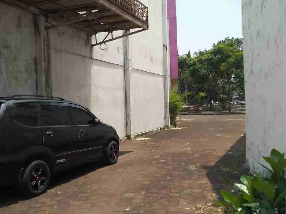Disewakan bangunan gedung pusat kota dkt jalan tunjungan , balai kota cck utk resto, kantor showroom dll jl. Genteng kali Surabaya