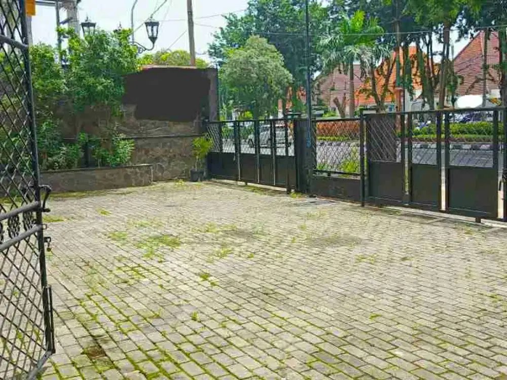 Sewa lokasi pusat kota strategis cck utk kantor dll jl. Raya Darmo Surabaya