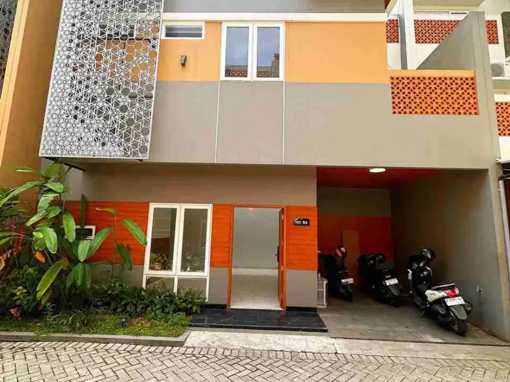Rumah 2 Lt Dgn Rooftop Siap Huni di Jagakarsa Dekat Kahfi 2, Toll Brigif, Stasiun Lenteng Agung, Pasar Timbul