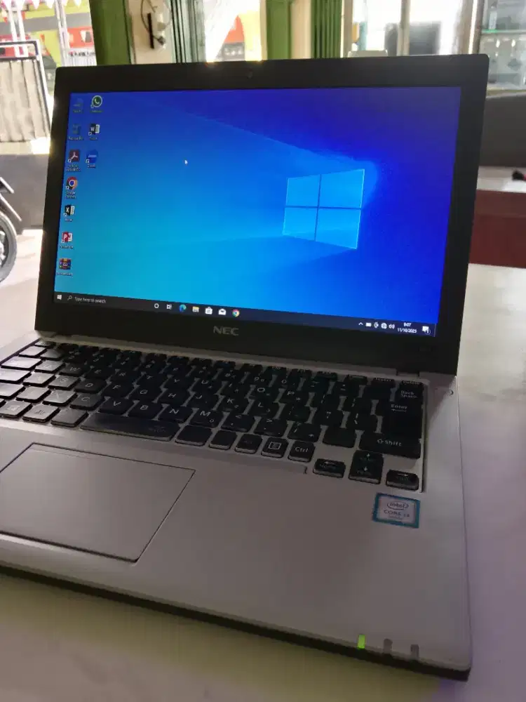 Laptop NEC Core i3 Gen 6