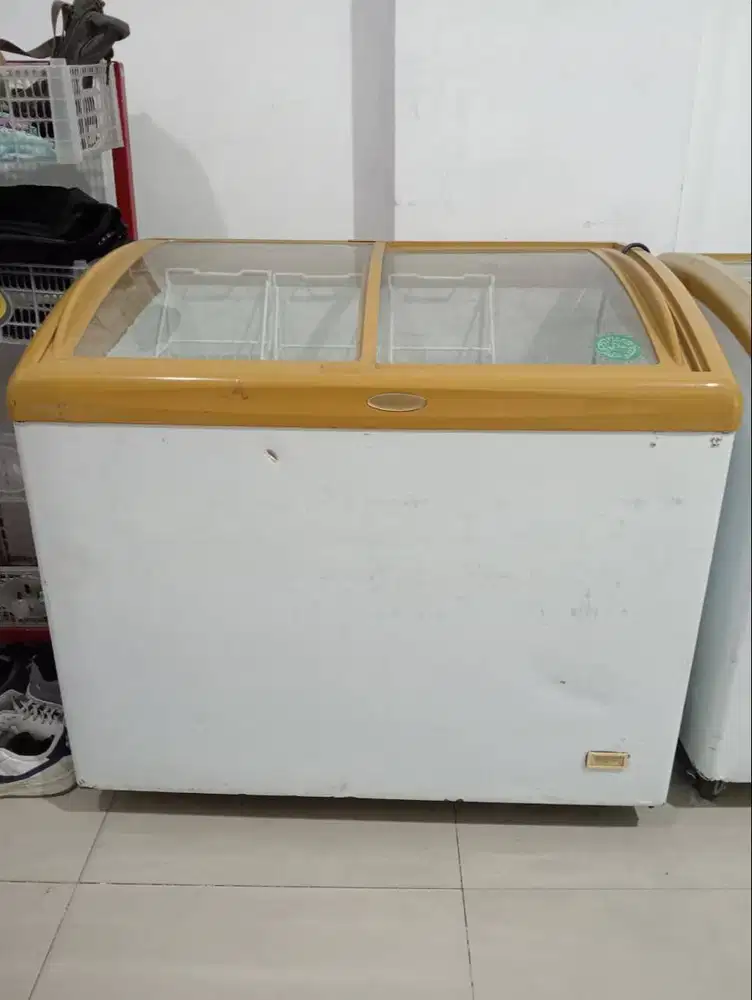 Freezer sleding kaca bekas murah Aucma 260L