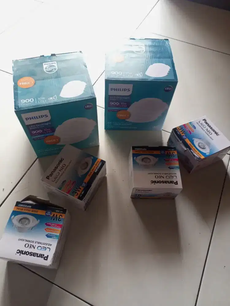 jual lampu Philips 900 lumen 7 pcs , panasonic 3 wat 4 pcs
