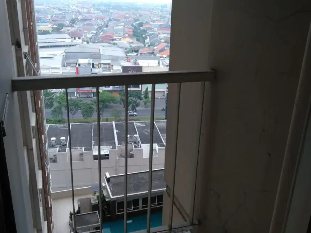 Sewa unit bagus real foto apartemen puncak bukit golf ada balkon