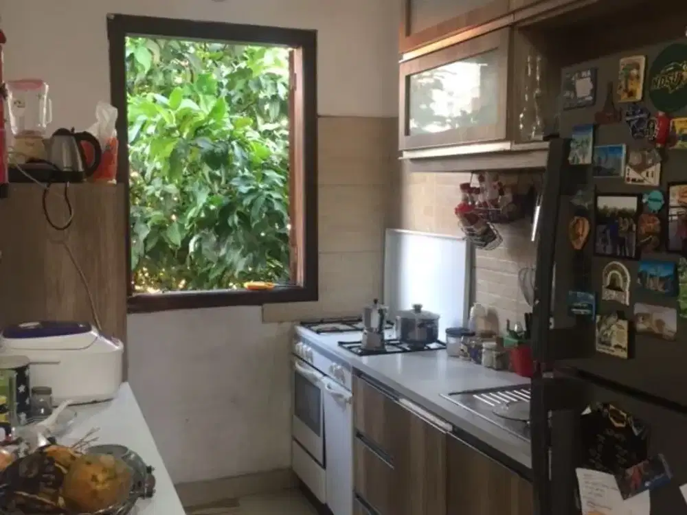 Rumah 3 Lantai Siap Huni di Kebayoran Baru – Harga Paling Murah Rp 2,85 Miliar