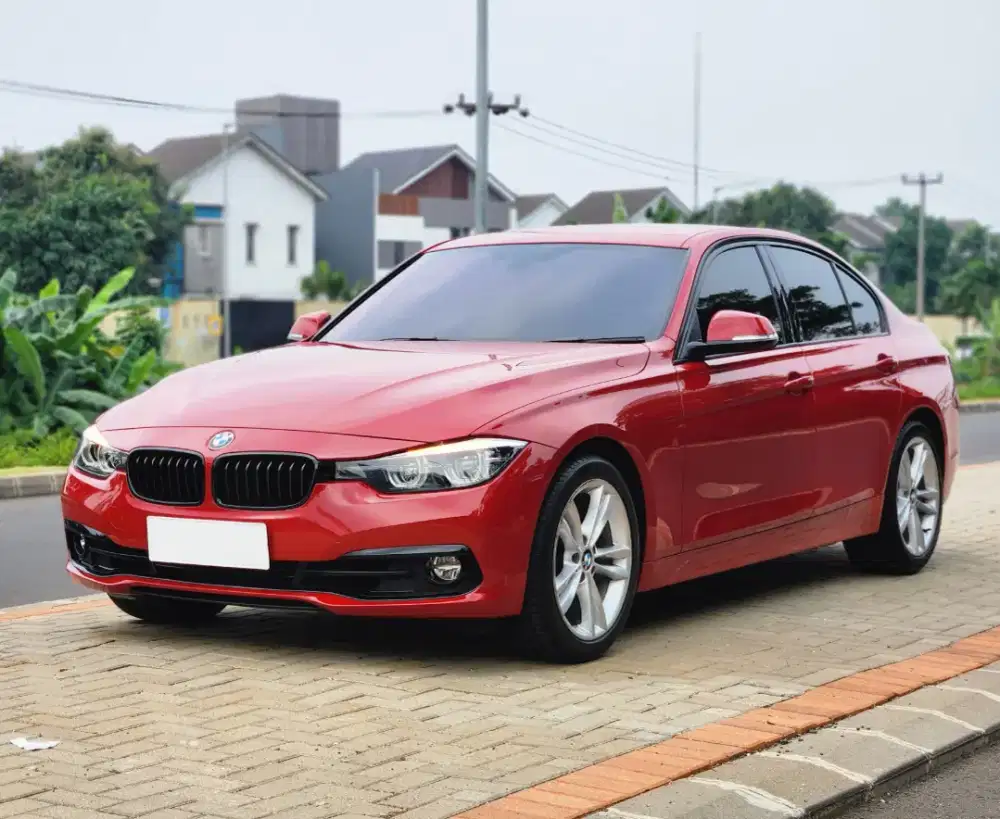 BMW 320i shadow sport edition 2019 low KM