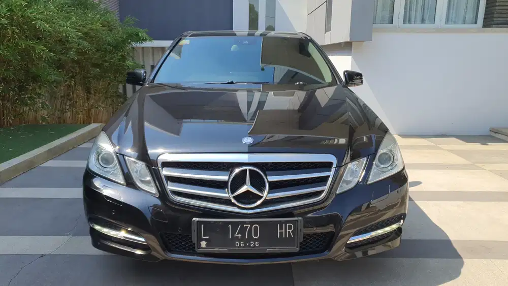 Mercedes-Benz E300 2011 Bensin