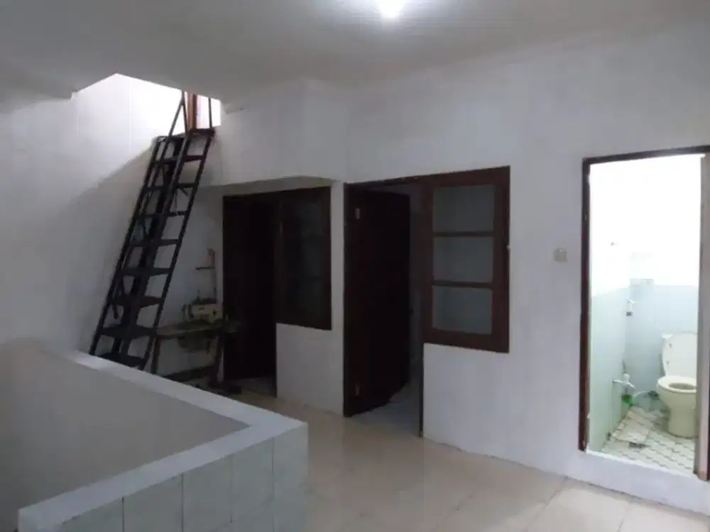dijual rumah taman palem lestari
