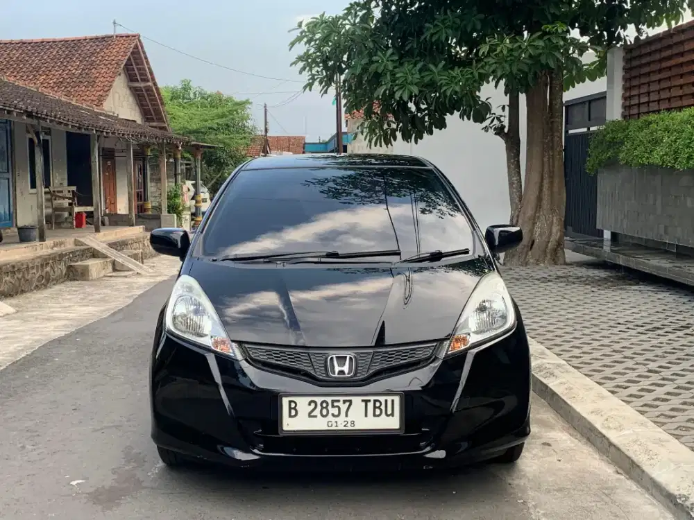 Honda Jazz manual,low km,kredit Dp minim,siap pakai,tanpa ragat