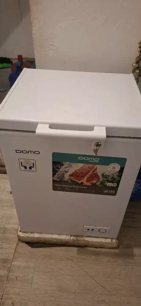 Dijual Freezer 100 ml mrk Domo Modena