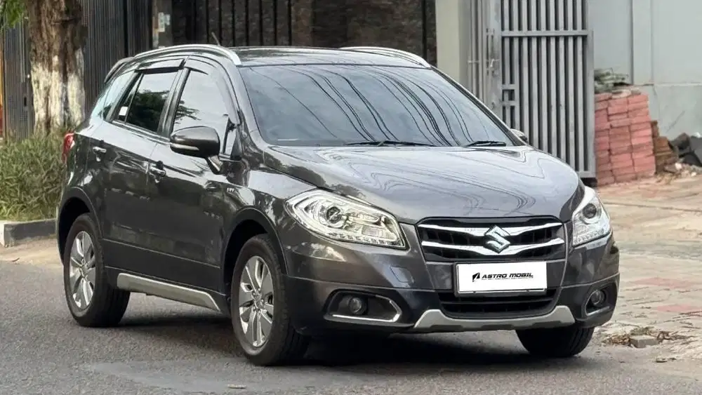 SCROSS SX4 2017 / 2016 Matic Bagus Murah Kredit Bekas Surabaya Suzuki