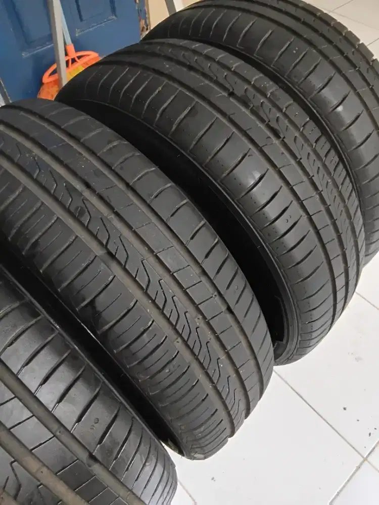 Ban mobil merk Hankook Kinergy