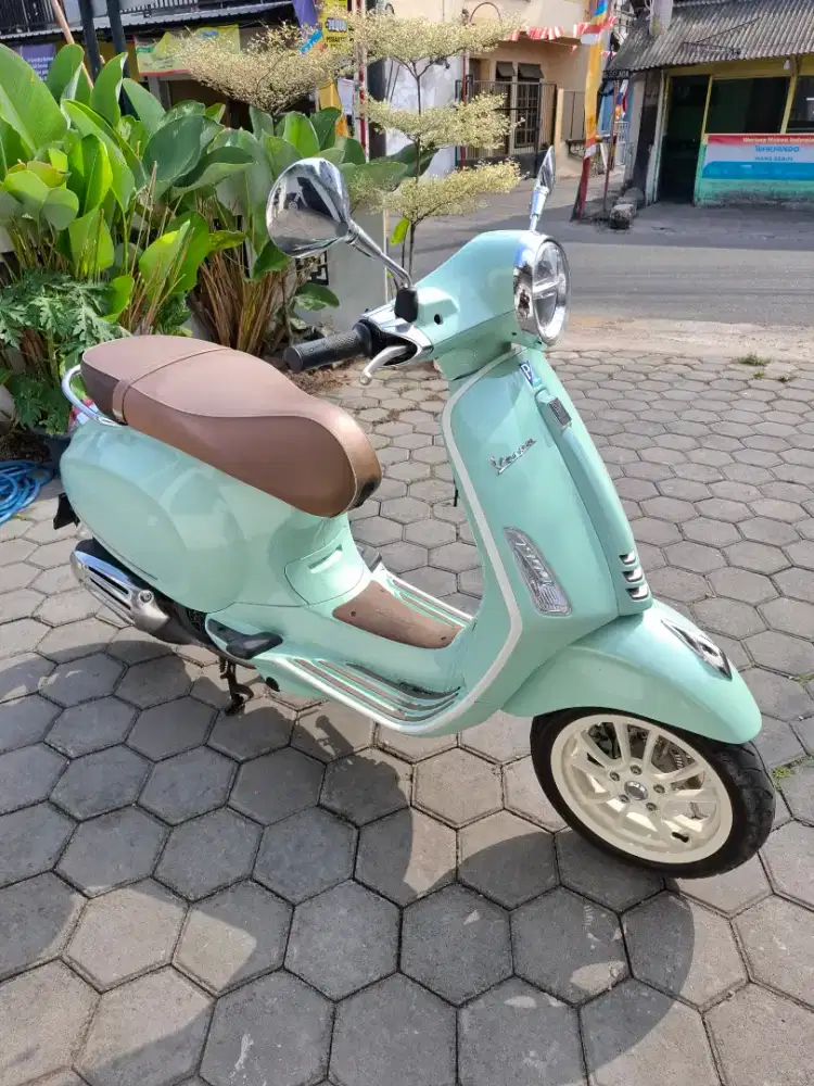 Vespa Primavera 150 ABS tahun 2021 (Murah)