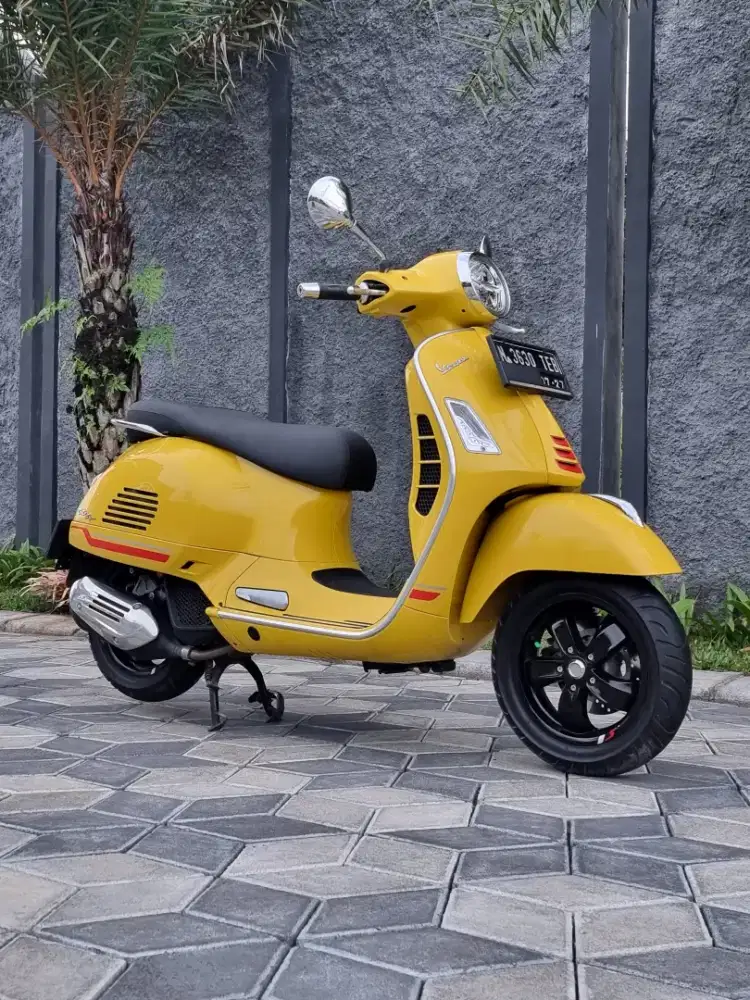 Vespa GTS Super 150cc ABS IGet 2022 V2 Plat N Odo 3rb Koko Motor
