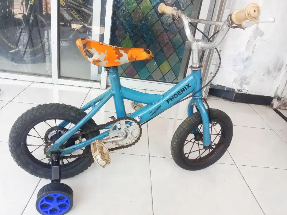 Sepeda anak kecil  UK 12