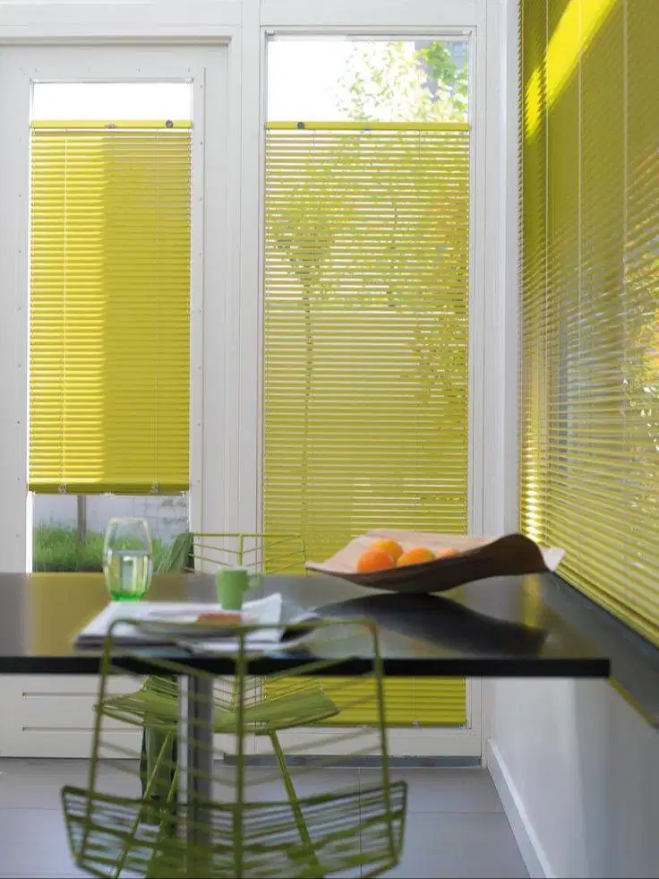 Jual & Pasang Tirai Roller Blind/Vertikal/Venetian/Roman Shades Kantor