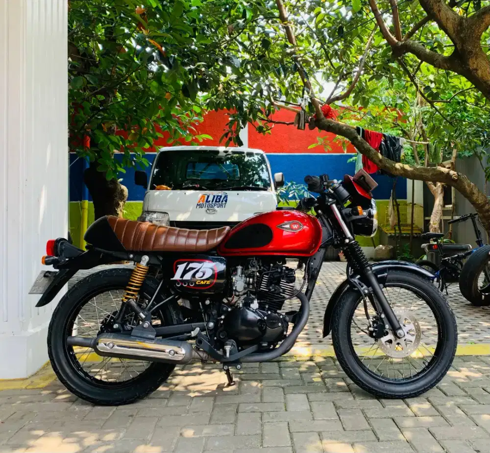 Kawasaki w175 cafe