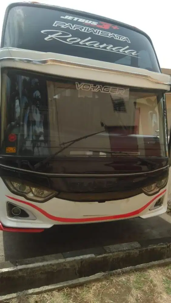 BUS HINO R260 M/T 2013
