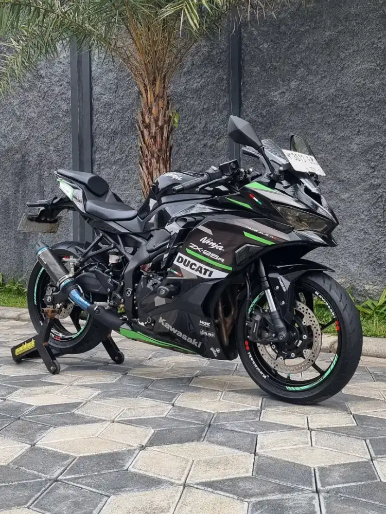 Kawasaki ZX 25R pmk 2023 4 Cylinder Upgrade QS Hitam N Malang Odo 7rb