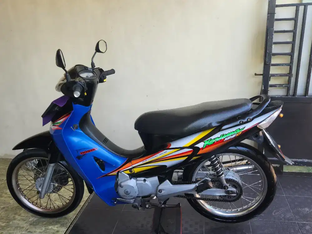 Dijual kahrisma 2004  barang istimewa