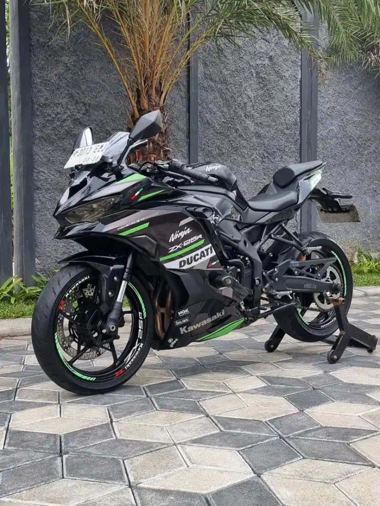 Kawasaki ZX 25R pmk 2023 4 Cylinder Upgrade QS Hitam N Malang Odo 7rb