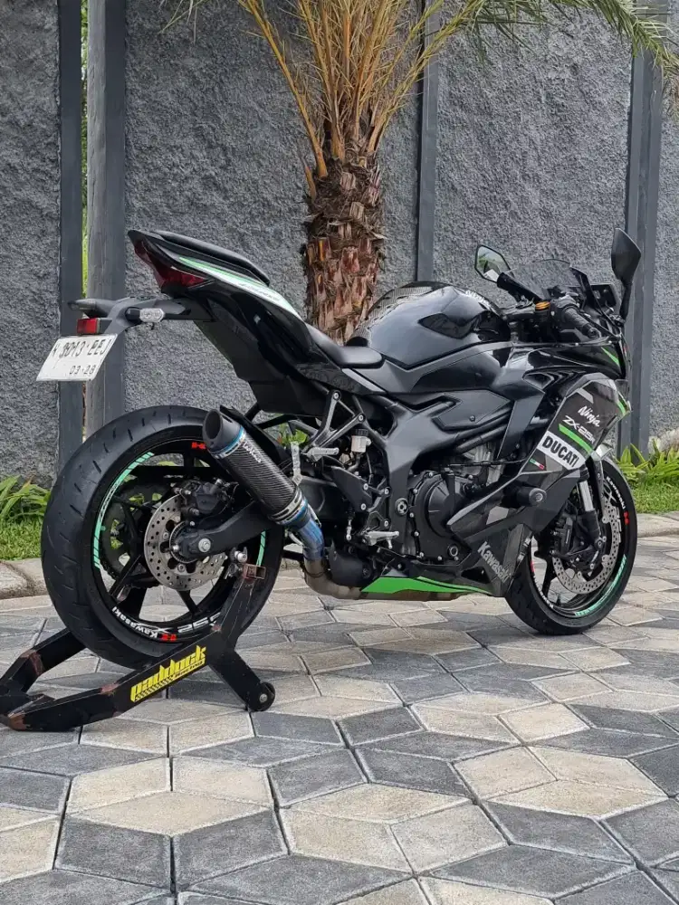 Kawasaki ZX 25R pmk 2023 4 Cylinder Upgrade QS Hitam N Malang Odo 7rb
