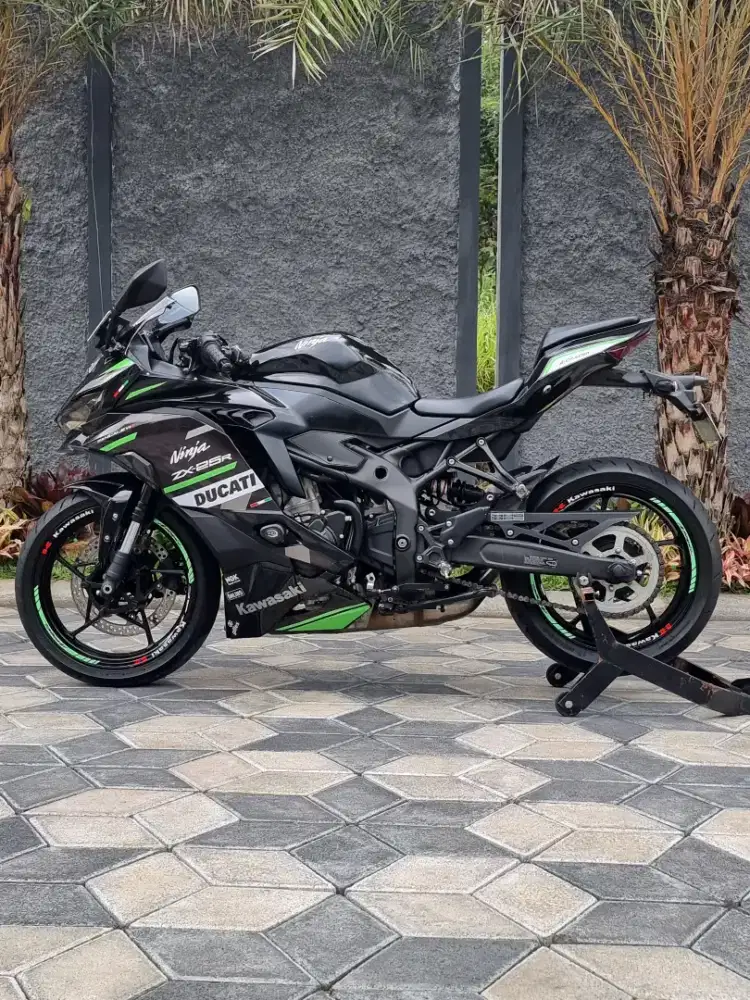 Kawasaki ZX 25R pmk 2023 4 Cylinder Upgrade QS Hitam N Malang Odo 7rb