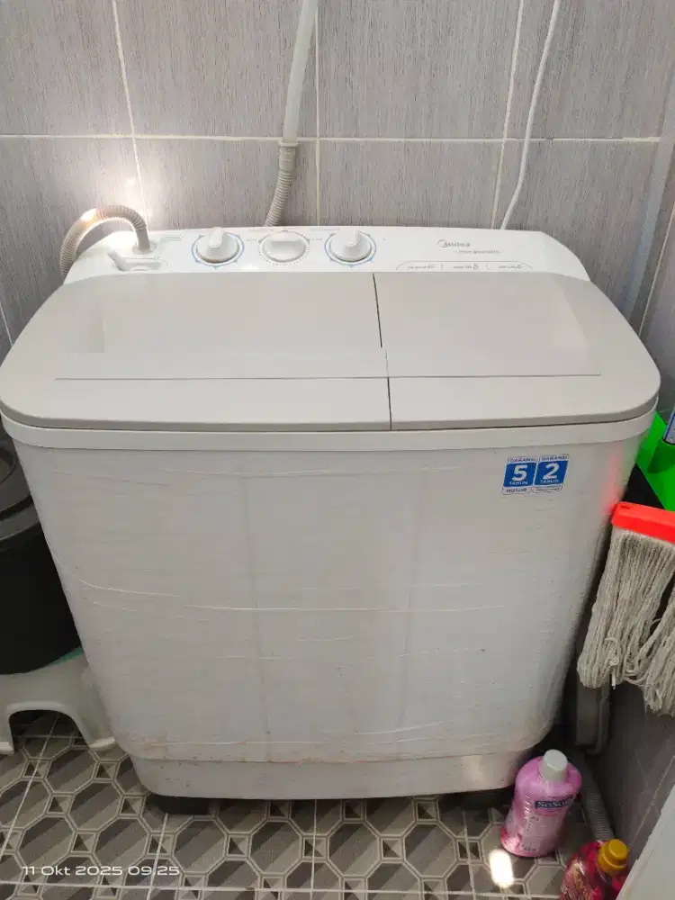 Mesin cuci midea