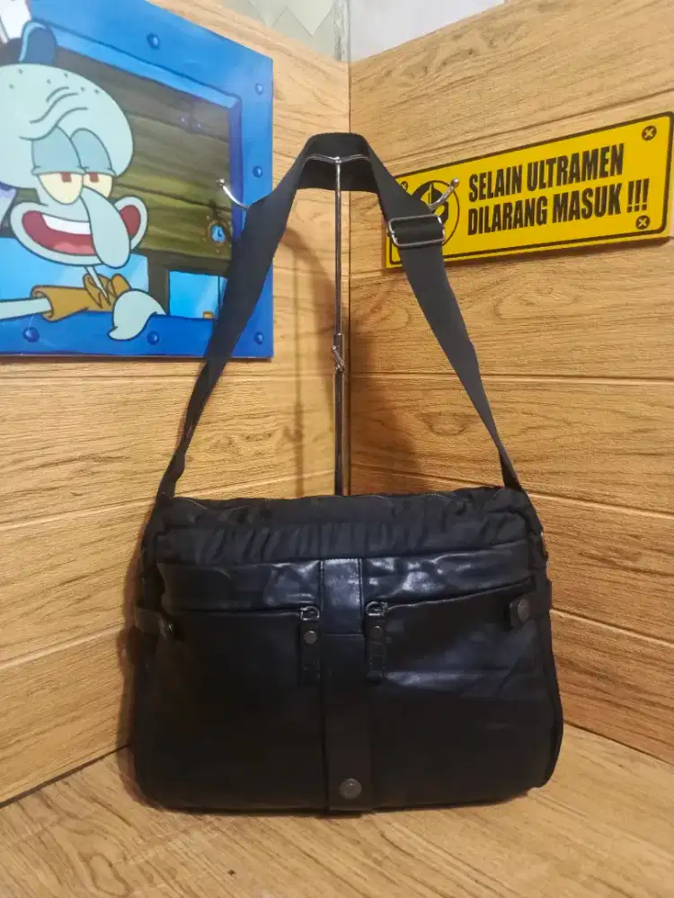 Tas slempang Calvin klaen second original