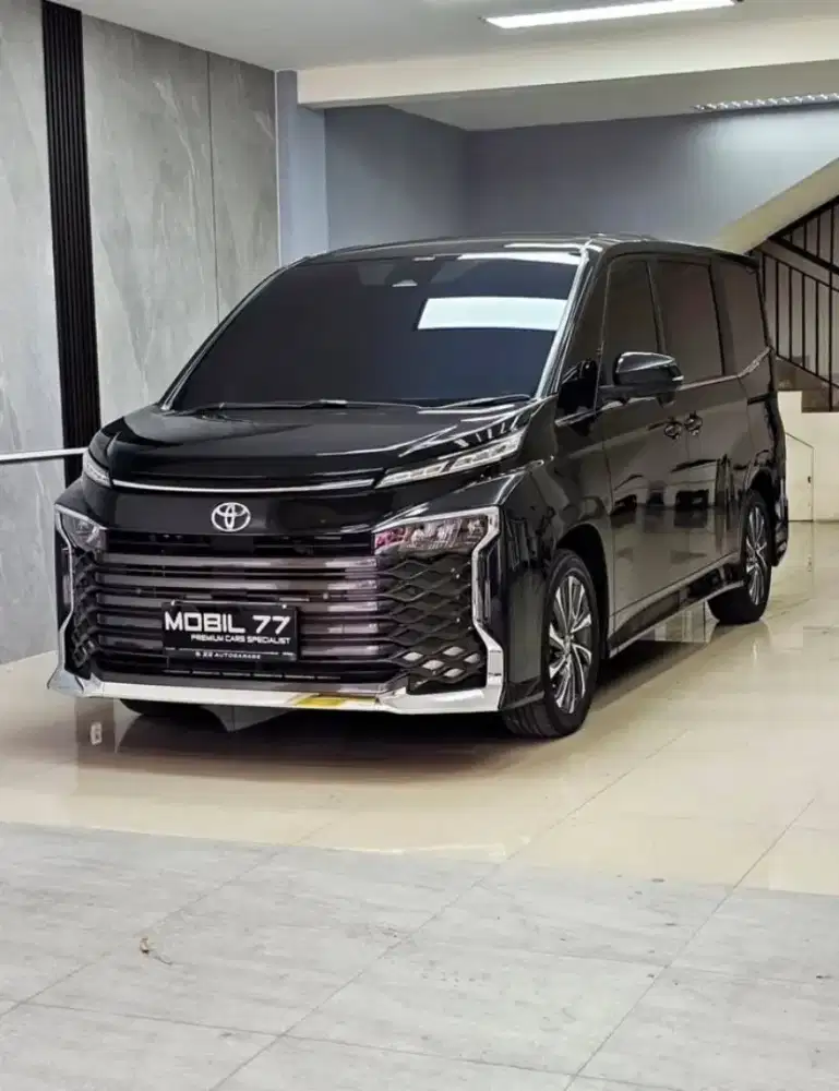 Toyota Voxy TSS odo5rb Tahun 2023