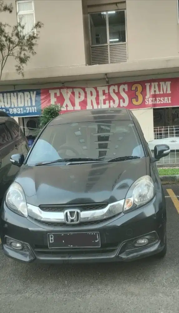 Dijual Mobilio hitam automatic tahun 2014